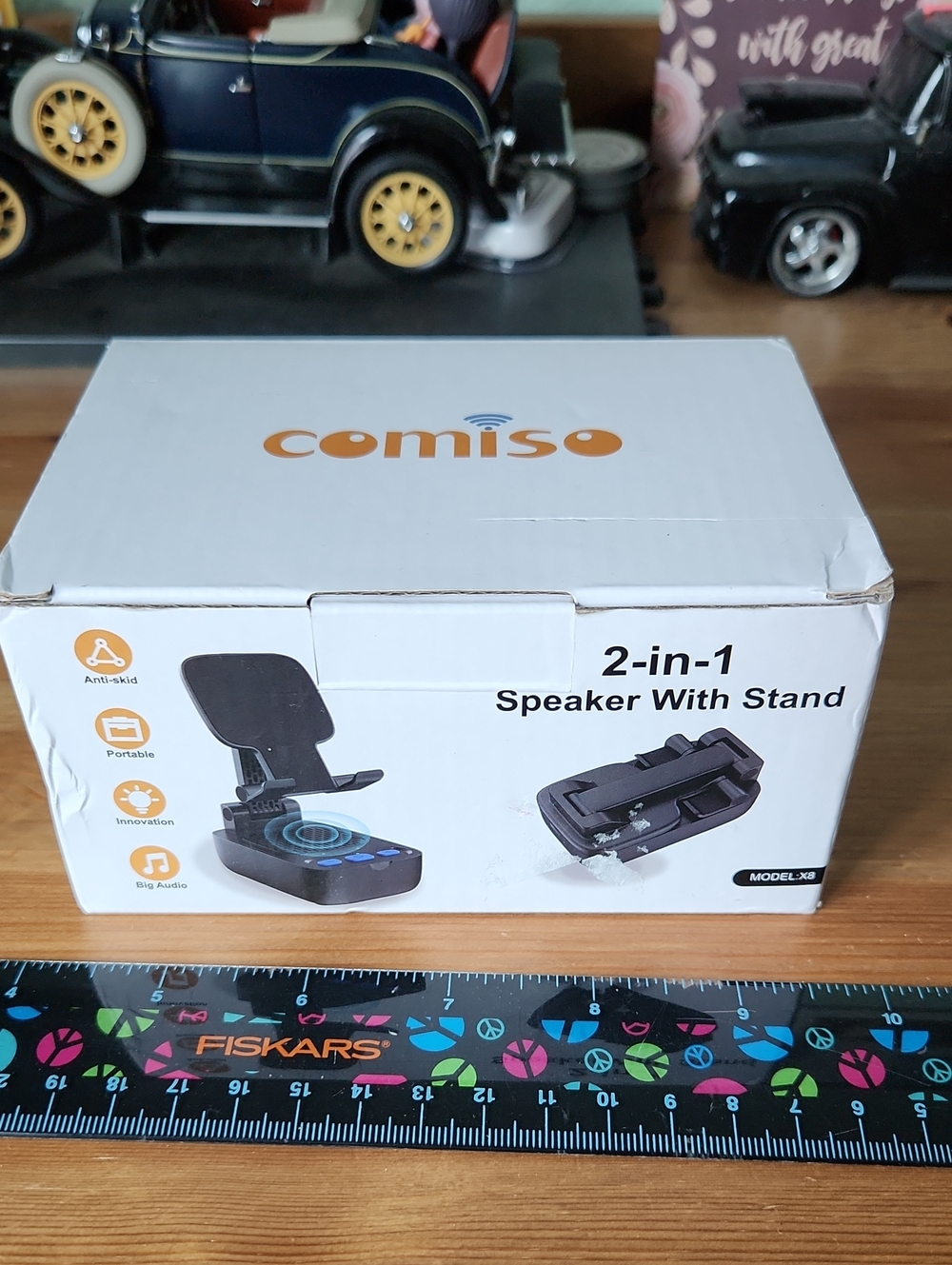 2-in-1 Portable Speaker with Stand — White